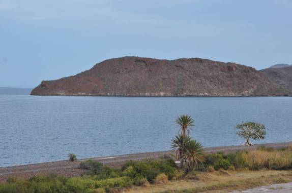 Praia próxima à Loreto, na Baja California - México